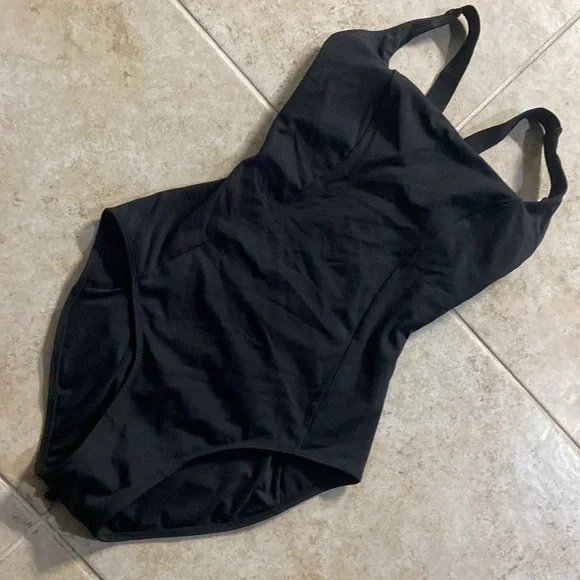 TA3 size M Squarey Black Swimsuit - Picture 8 of 12
